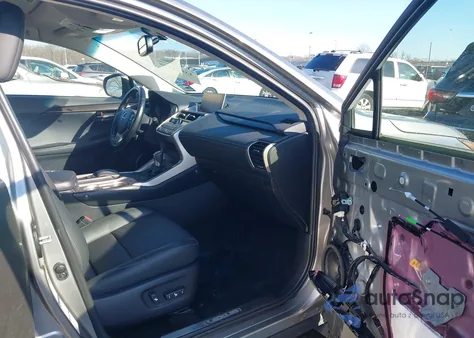 2017 Lexus Nx 200T z USA, uszkodzony, nr VIN JTJBARBZ9H2103565